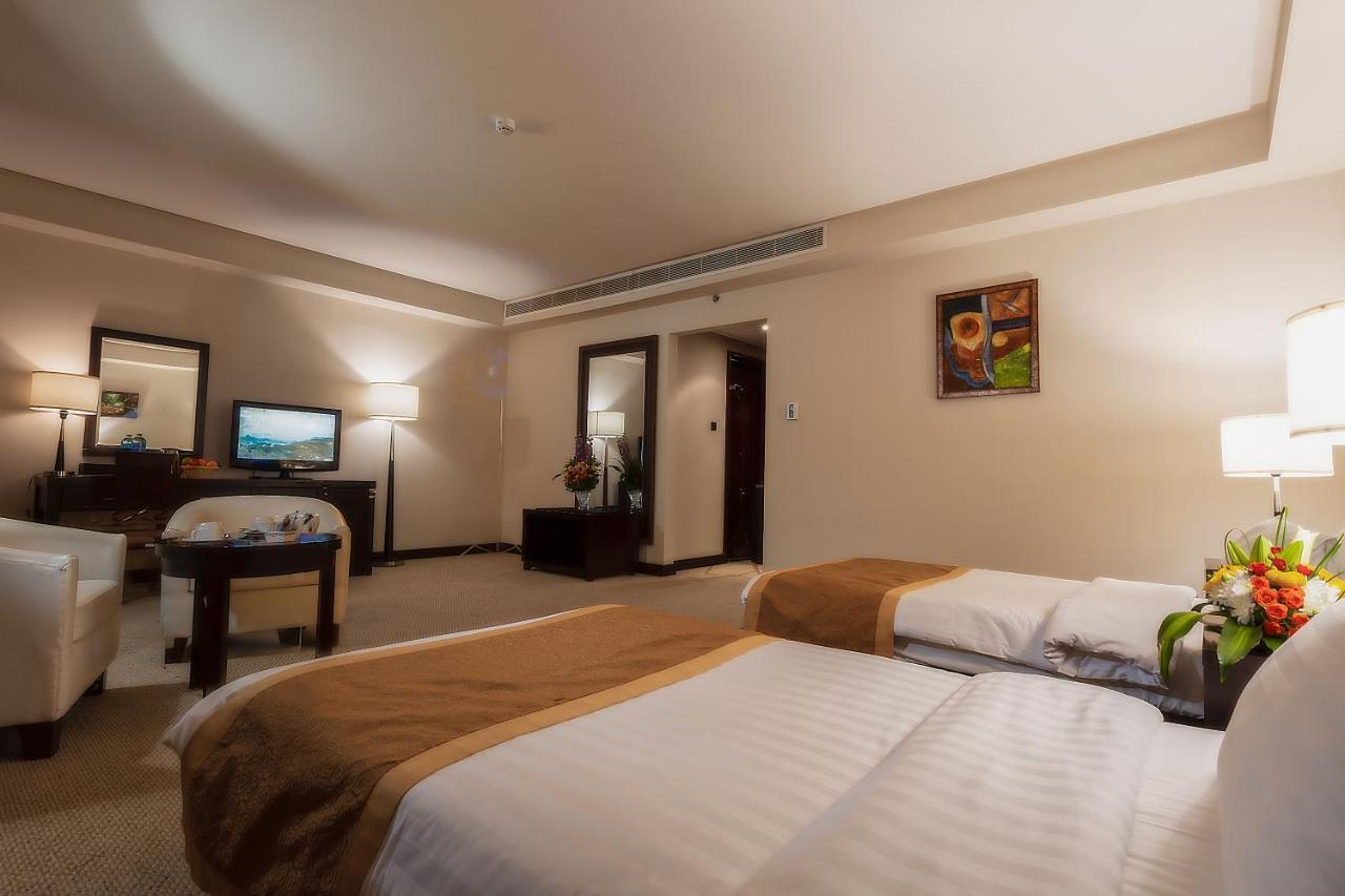 Monroe Hotel & Suites Манама Экстерьер фото