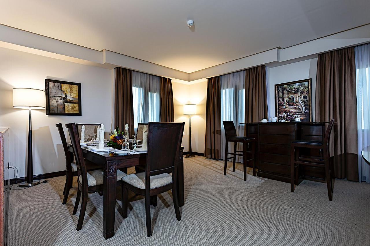Monroe Hotel & Suites Манама Экстерьер фото