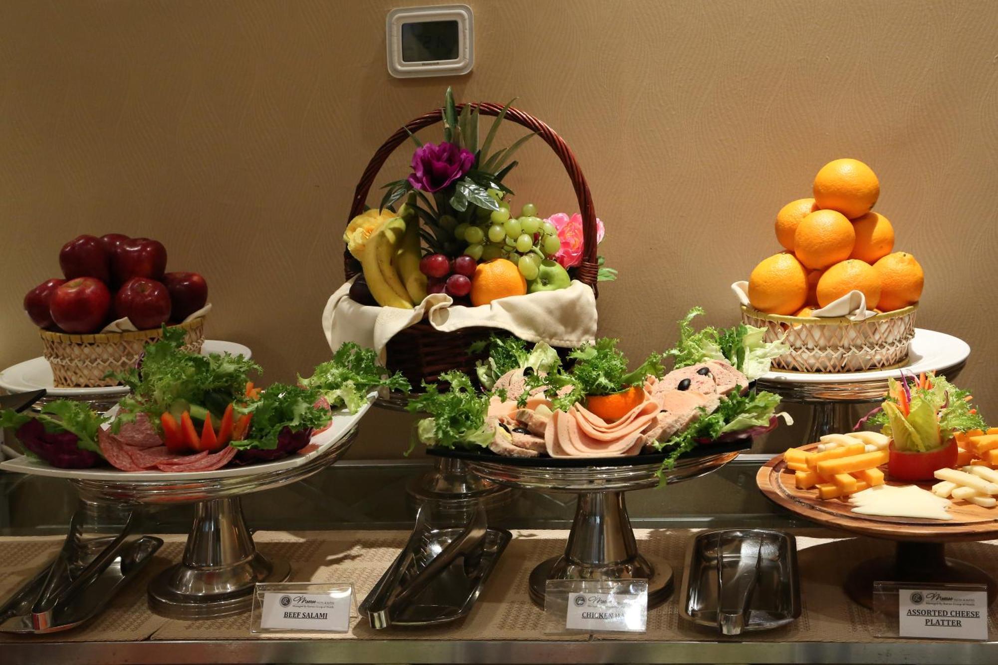 Monroe Hotel & Suites Манама Экстерьер фото
