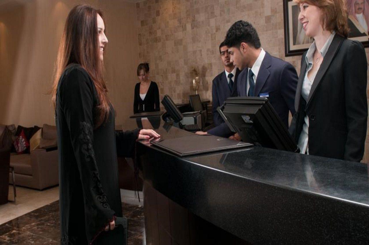 Monroe Hotel & Suites Манама Экстерьер фото