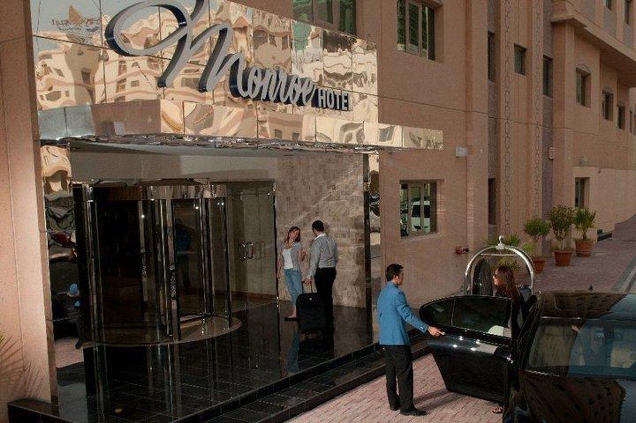 Monroe Hotel & Suites Манама Экстерьер фото