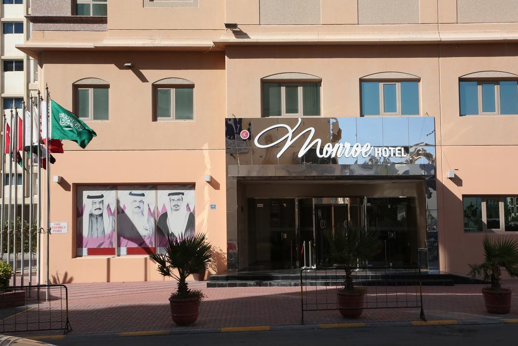 Monroe Hotel & Suites Манама Экстерьер фото
