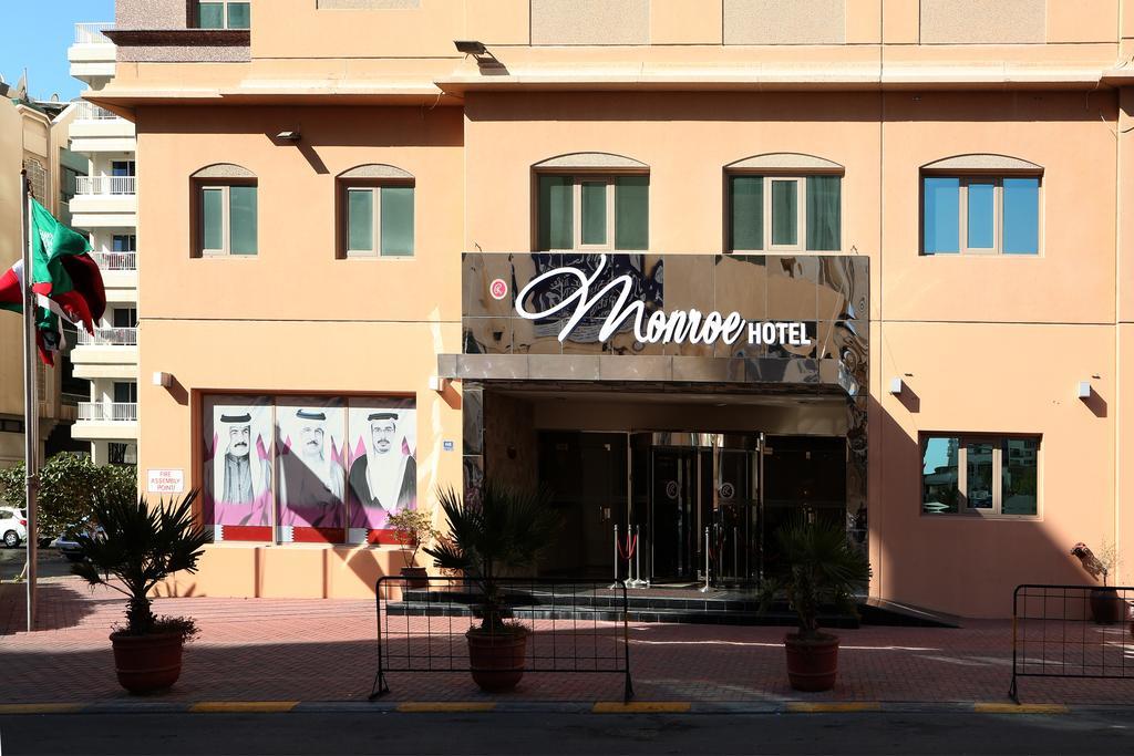 Monroe Hotel & Suites Манама Экстерьер фото