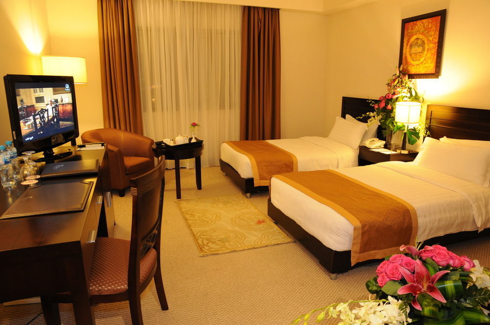 Monroe Hotel & Suites Манама Экстерьер фото