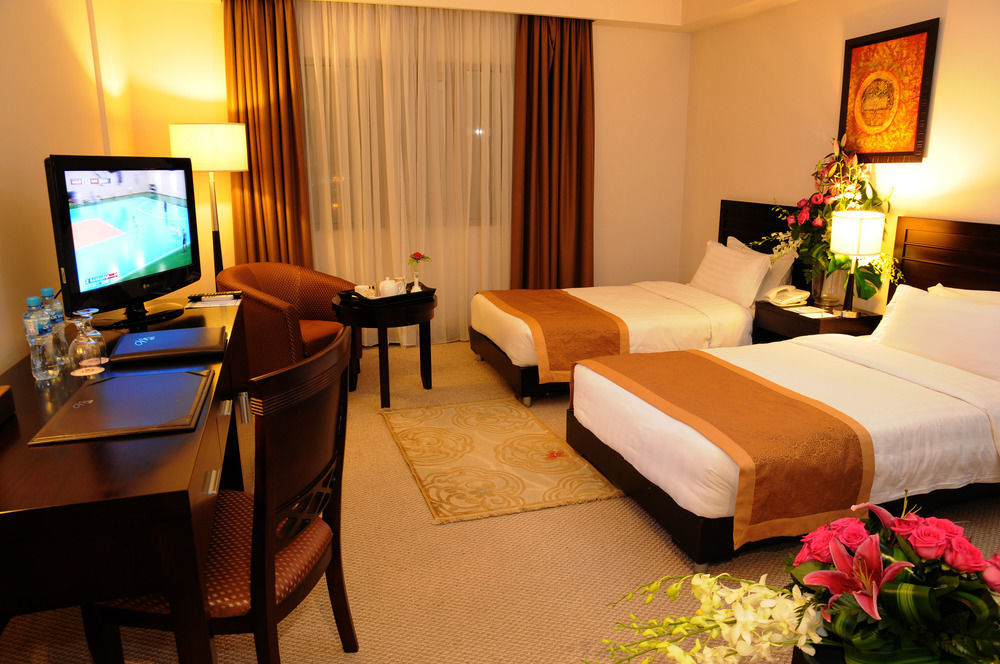 Monroe Hotel & Suites Манама Экстерьер фото